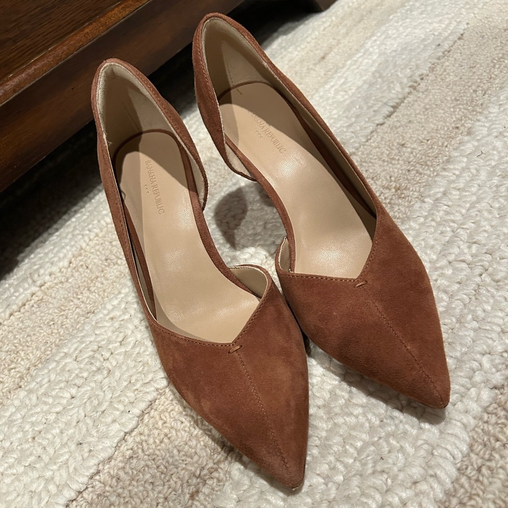 Banana Republic Brown Suede Women's Pumps